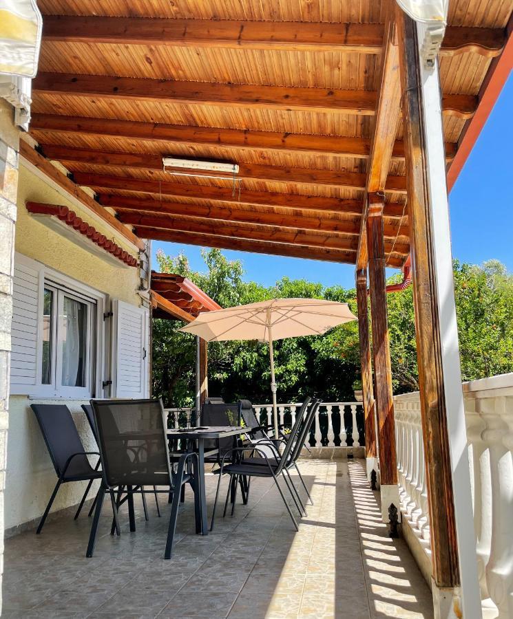 Casa Lia-Beach Front Villa Nea Kallikrateia Экстерьер фото
