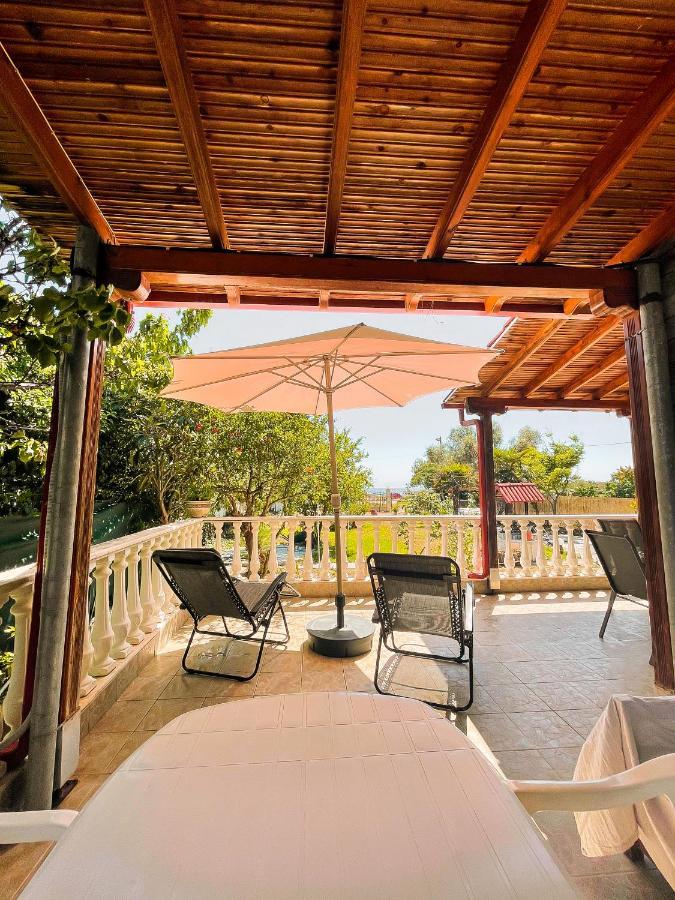 Casa Lia-Beach Front Villa Nea Kallikrateia Экстерьер фото